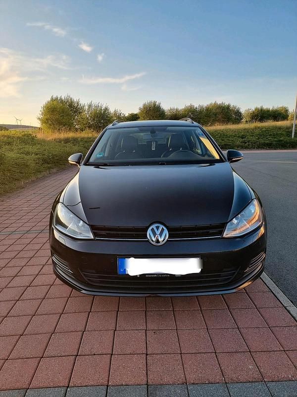 Schwarz Gebraucht 2015 VW Golf VII Kombi | 10.800 € (Teuer) - Bild 1/4