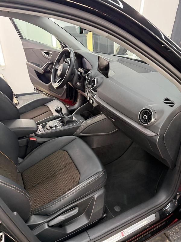 Gebraucht Audi Q2 Black Edition 150 PS (110 kW) 2018 Schwarz SUV