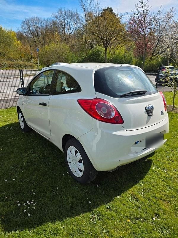 Gebraucht Ford Ka Trend 69 PS (50 kW) 2012 Weiß Kleinwagen