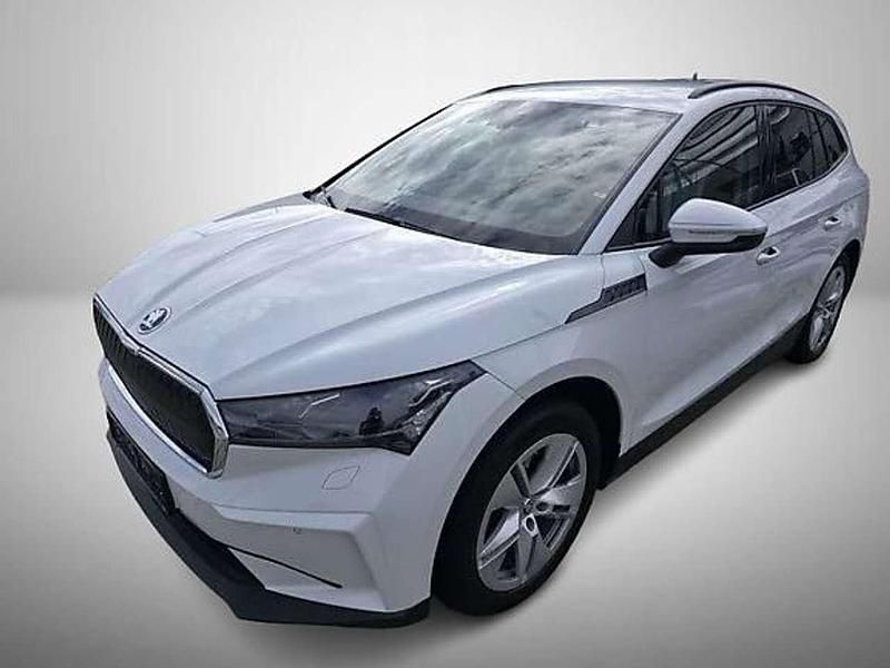 White metallic Gebraucht 2021 Skoda Enyaq iV SUV | 20.999 € (Fairer Preis) - Bild 1/3