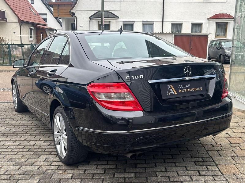 Gebraucht Mercedes C180 156 PS (114 kW) 2010 Schwarz Limousine