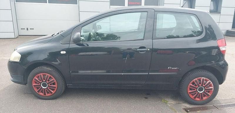 Gebraucht VW Fox 54 PS (39 kW) 2008 Schwarz Kleinwagen