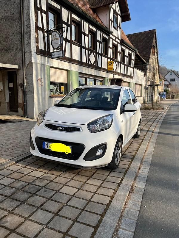 Weiß Gebraucht 2013 Kia Picanto Kleinwagen | 4.999 € (Guter Preis) - Bild 1/4