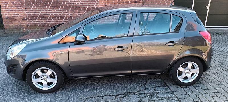 Gebraucht Opel Corsa 87 PS (63 kW) 2012 Grau Kleinwagen