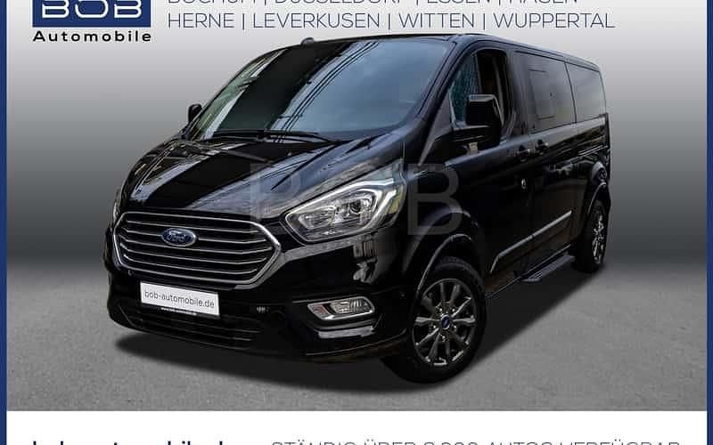 Schwarz Gebraucht 2021 Ford Tourneo Custom Titanium Van | 29.988 € (Superpreis) - Bild 1/4