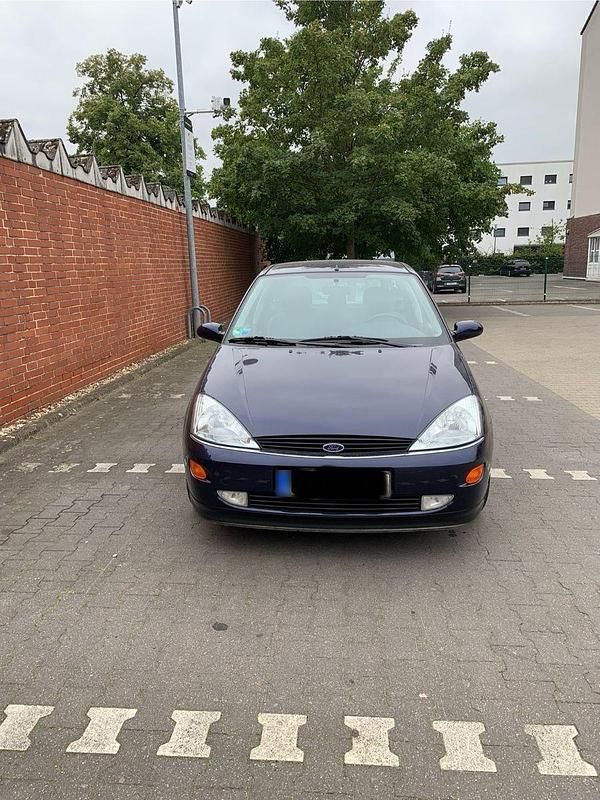 Gebraucht Ford Focus Ghia 116 PS (85 kW) 2001 Blau Limousine