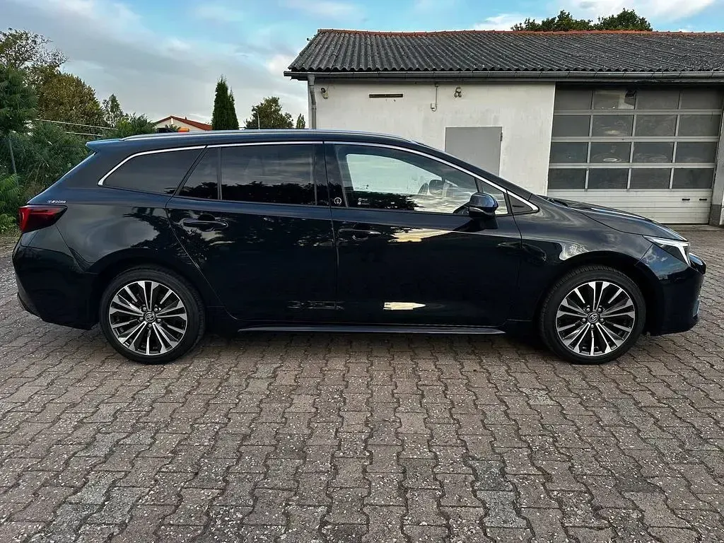 Gebraucht Toyota Corolla 196 PS (144 kW) 2023 Schwarz Kombi