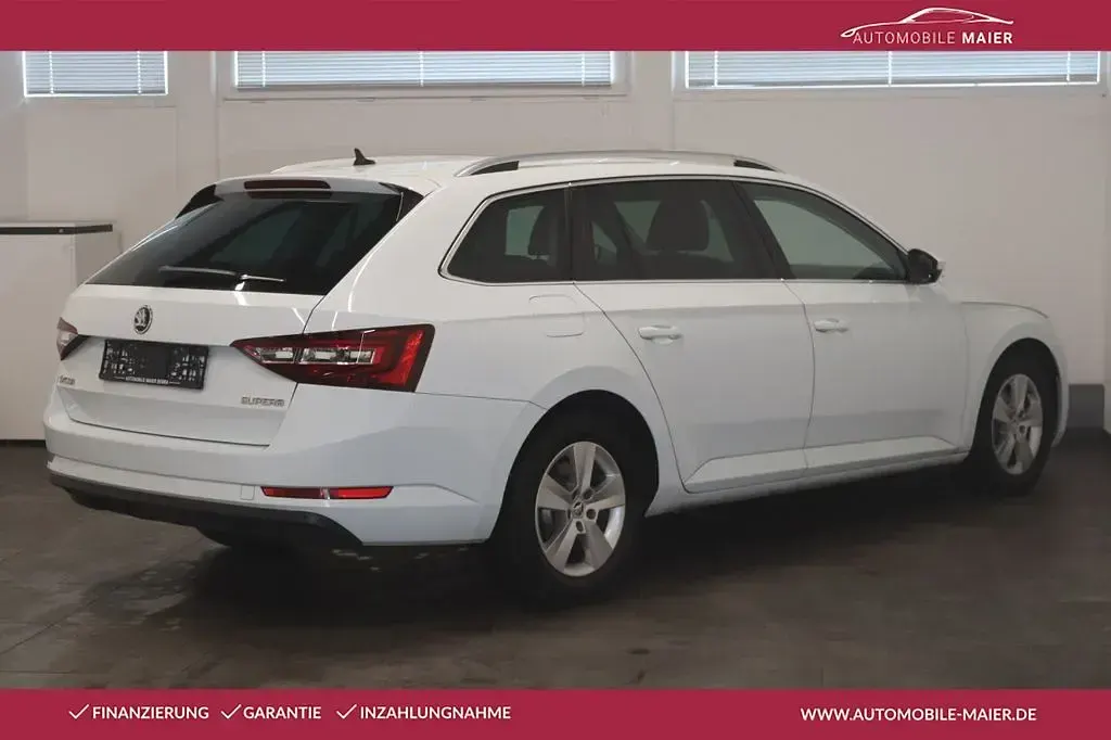 Gebraucht Skoda Superb 150 PS (110 kW) 2017 Laserweiss Kombi