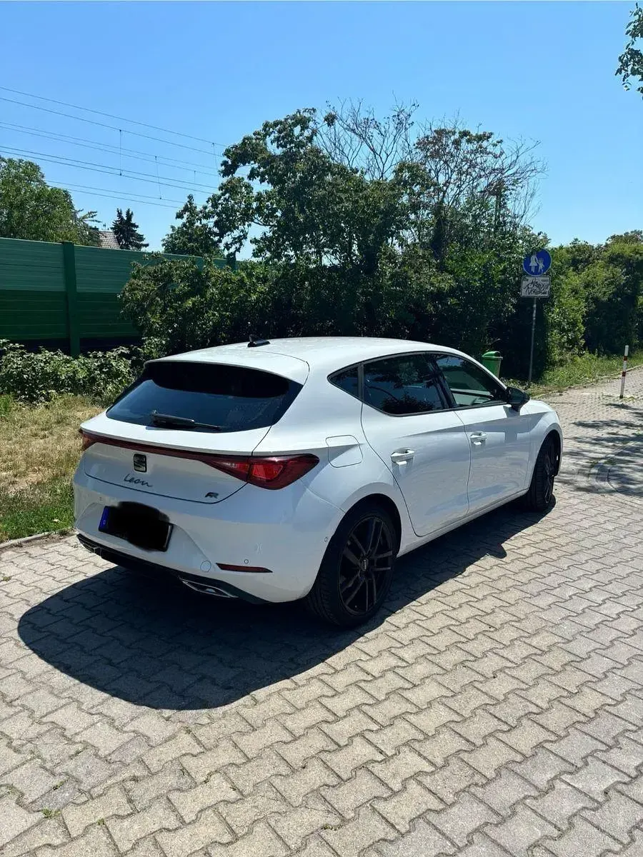 Gebraucht Seat Leon FR 150 PS (110 kW) 2022 Weiß Limousine