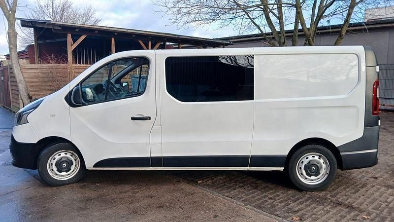 Gebraucht Renault Trafic 95 PS (69 kW) 2018 Weiß Van / Kleinbus