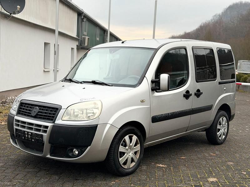 Gebraucht Fiat Doblò 105 PS (77 kW) 2007 Silber Van / Kleinbus