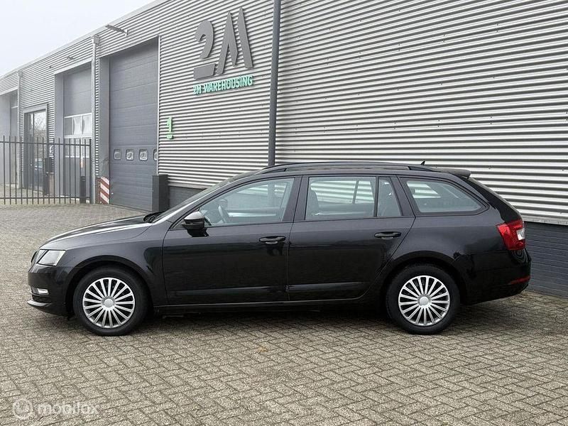Second-hand Skoda Octavia Ambition 116 CP (85 kW) 2018 Negru Break