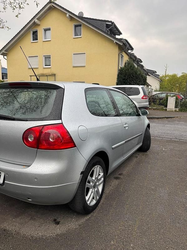 Second-hand VW Golf 105 CP (77 kW) 2007 Argintiu Coupe