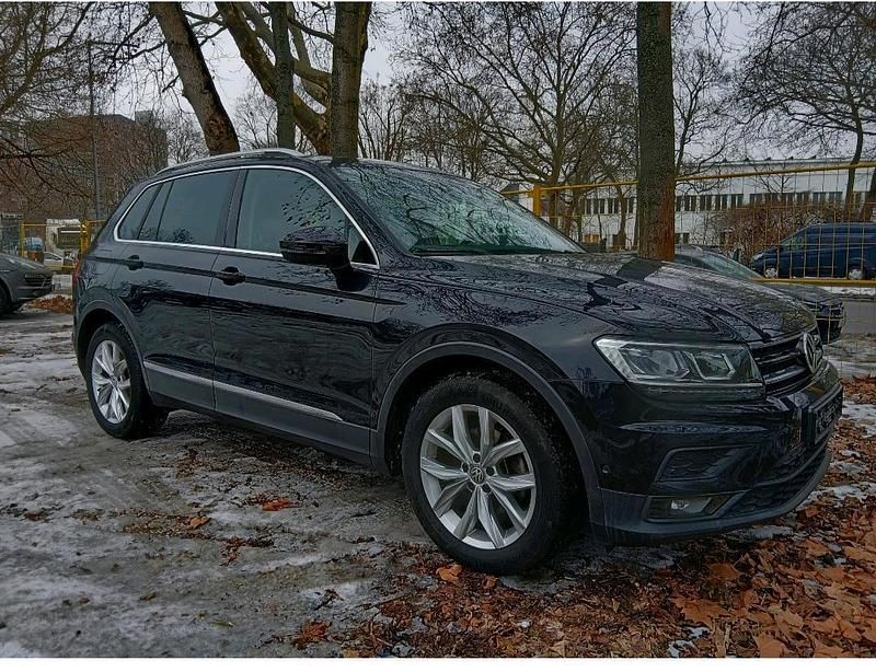 Gebraucht VW Tiguan 131 PS (96 kW) 2020 Schwarz SUV