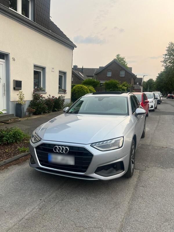Silber Gebraucht 2021 Audi A4 Advanced Kombi | 23.900 € (Guter Preis) - Bild 1/4