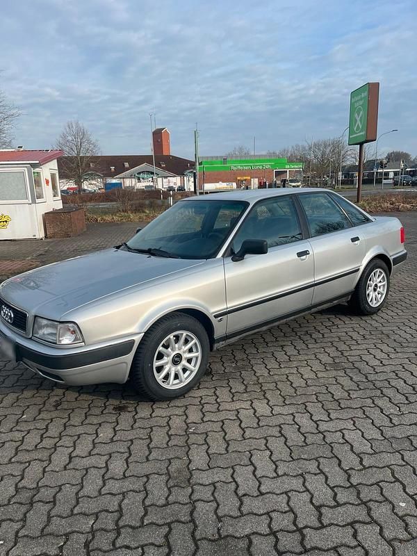 Gebraucht Audi 80 90 PS (66 kW) 1993 Silber Limousine