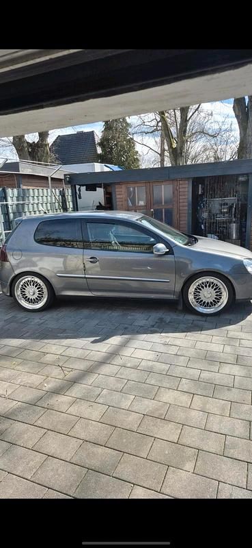 Gebraucht VW Golf V 150 PS (110 kW) 2005 Grau Kleinwagen