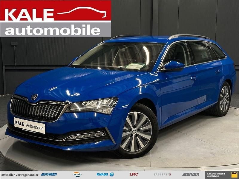 Blau Gebraucht 2022 Skoda Superb Ambition Kombi | 22.780 € (Superpreis) - Bild 1/4