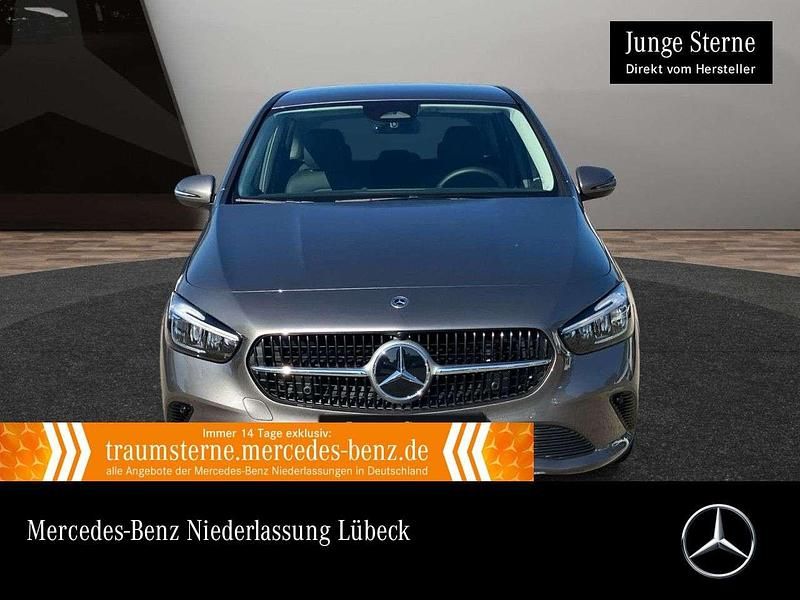 Grau Neu 2024 Mercedes B200 Advanced Van / Kleinbus | 31.990 € - Bild 1/3