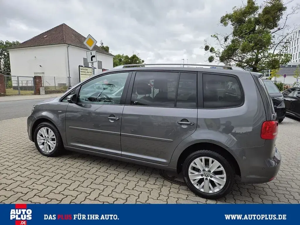 Gebraucht VW Touran Life 140 PS (102 kW) 2013 Grau Van / Kleinbus