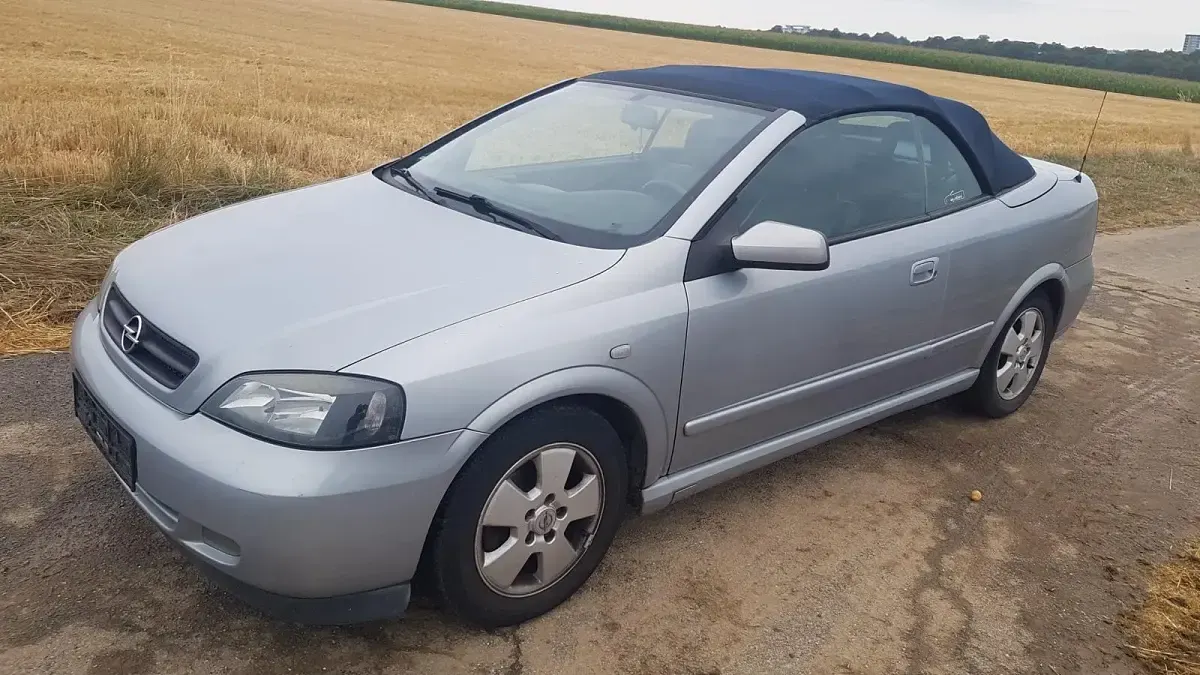 Gebraucht Opel Astra Edition 125 PS (91 kW) 2002 Grau Cabrio