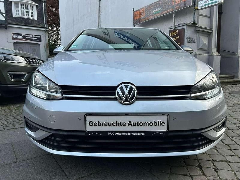 Gebraucht VW Golf VIII Trendline 116 PS (85 kW) 2020 Reflexsilber metallic Limousine