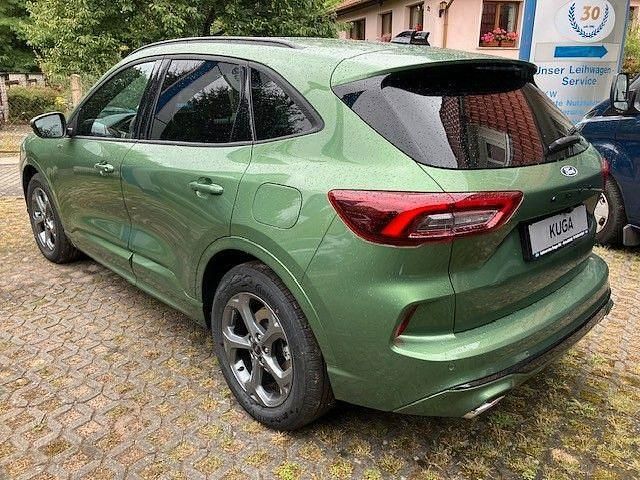 Gebraucht Ford Kuga ST-Line 186 PS (136 kW) 2024 Grün SUV
