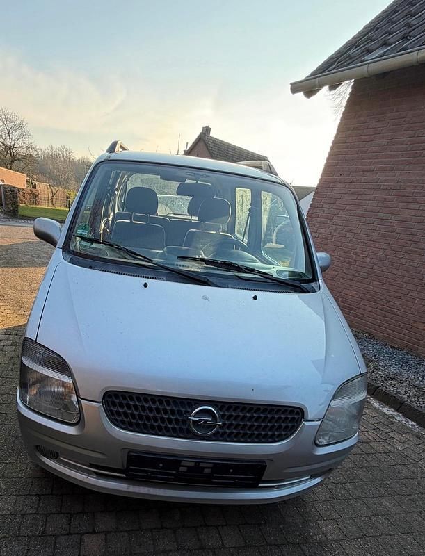 Gebraucht Opel Agila 58 PS (42 kW) 2000 Silber Van / Kleinbus
