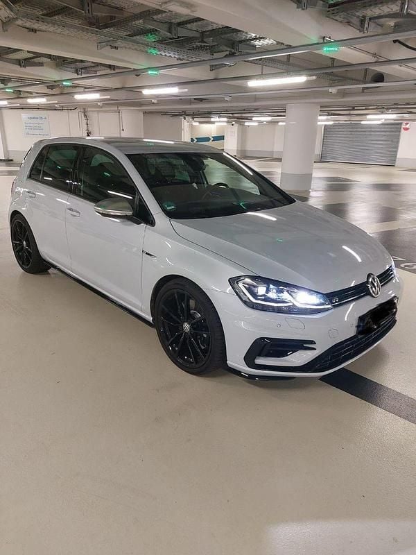 Weiß Gebraucht 2018 VW Golf VII R Limousine | 23.500 € (Guter Preis) - Bild 1/4