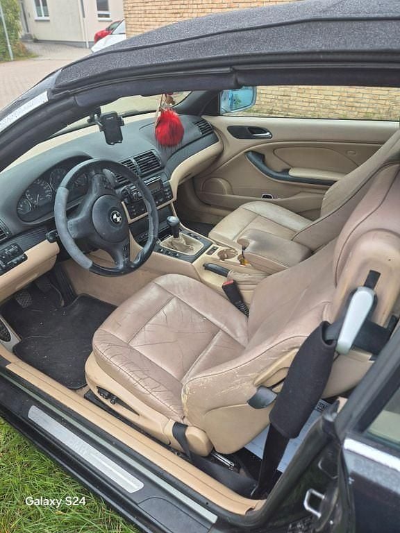 Schwarz Gebraucht 2001 BMW 320 Cabriolet Performance Cabrio | 6.500 € (Fairer Preis) - Bild 1/4