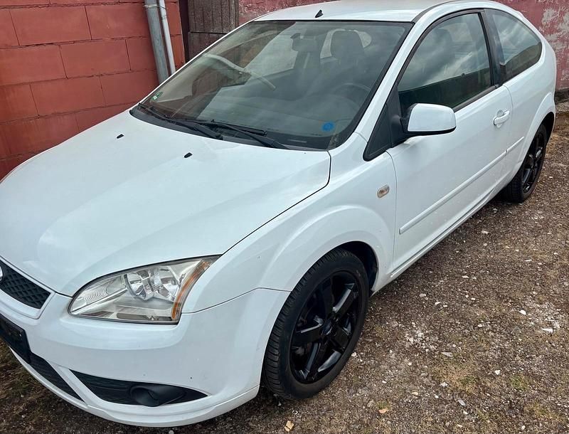 Weiß Gebraucht 2007 Ford Focus Kleinwagen | 2.000 € (Fairer Preis) - Bild 1/4