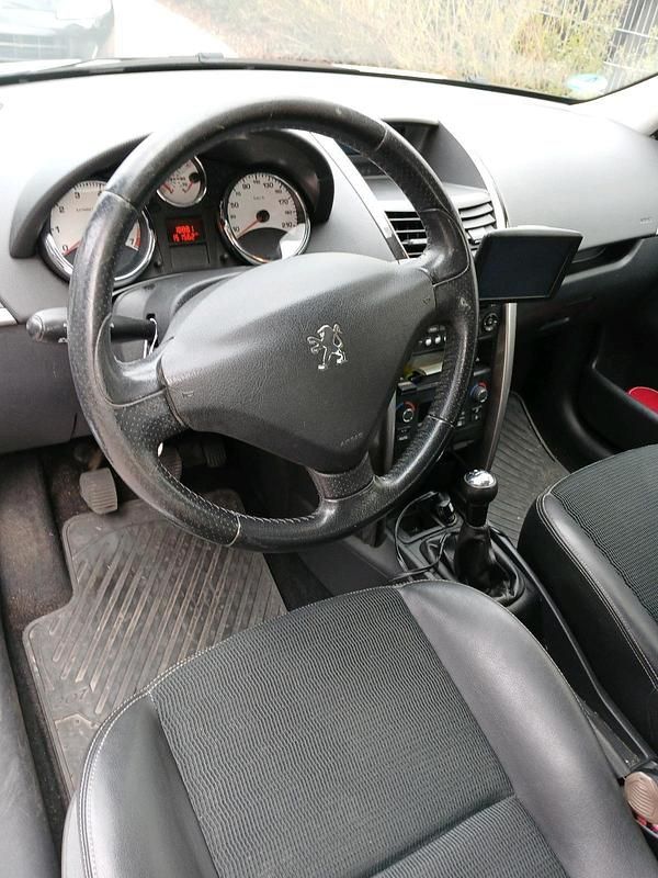 Gebraucht Peugeot 207 75 PS (55 kW) 2013 Silber Kombi