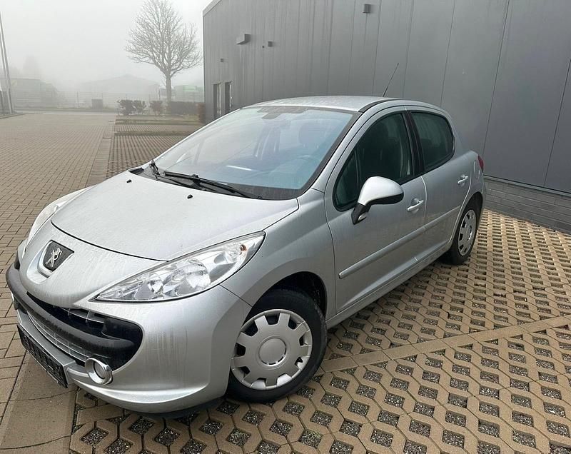 Silber Gebraucht 2007 Peugeot 207 Kleinwagen | 3.900 € (Fairer Preis) - Bild 1/4