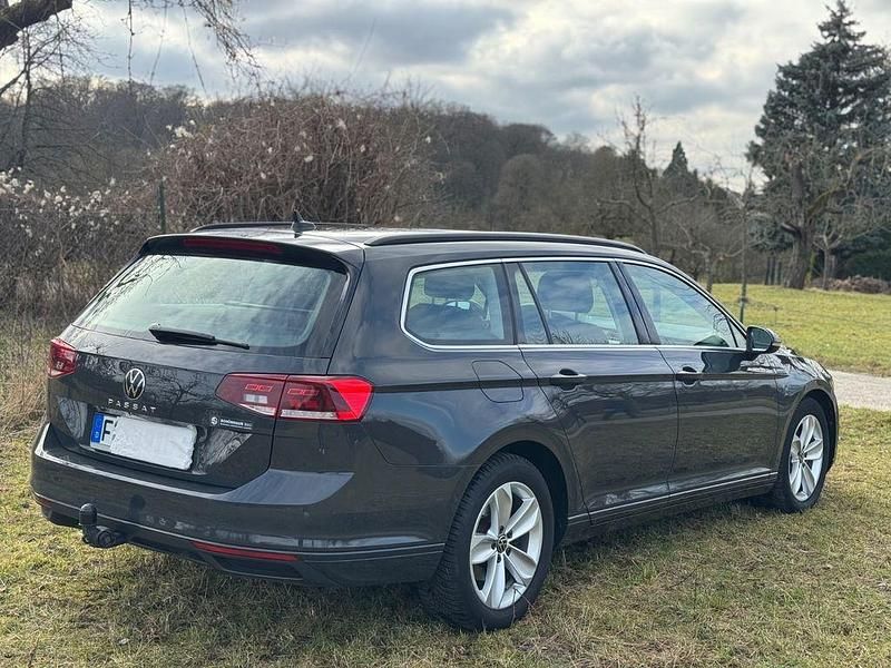 Gebraucht VW Passat Business 200 PS (147 kW) 2021 Grau Kombi