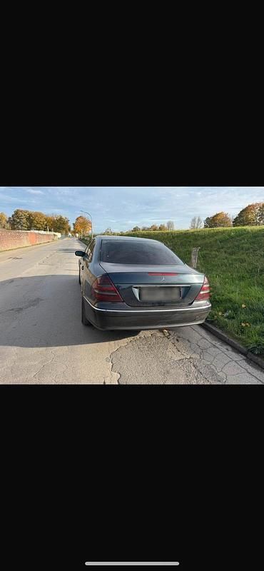 Gebraucht Mercedes E220 150 PS (110 kW) 2003 Schwarz Limousine