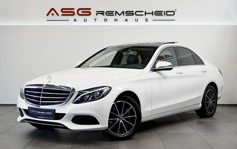 Weiß Gebraucht 2016 Mercedes C200 Avantgarde Limousine | 24.800 € (Etwas zu teuer) - Bild 1/4