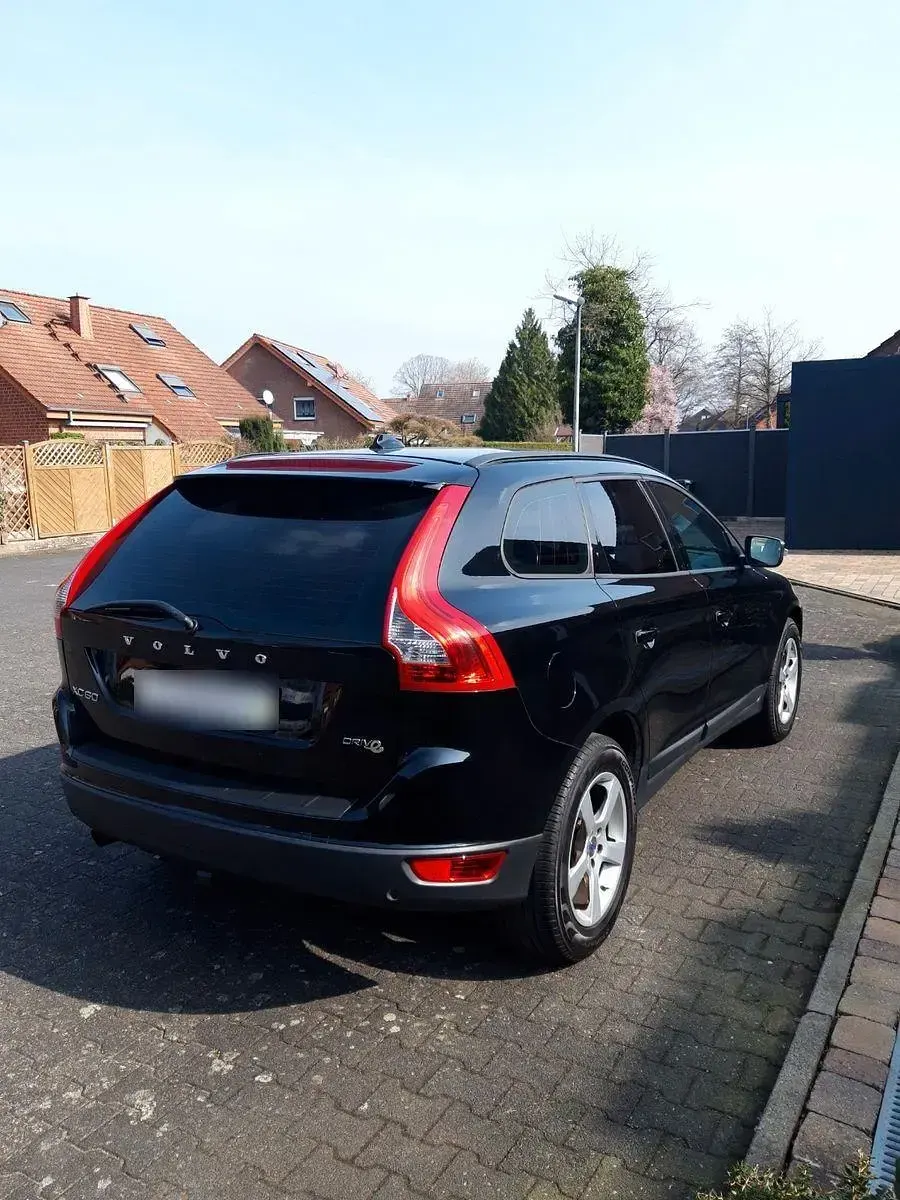 Używany Volvo XC60 163 KM (119 kW) 2011 Czarny SUV