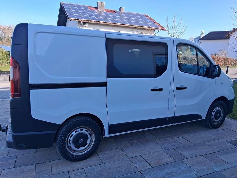 Gebraucht Renault Trafic 120 PS (88 kW) 2015 Weiß Van / Kleinbus