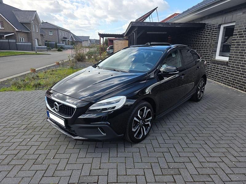 Gebraucht Volvo V40 CC Summum 150 PS (110 kW) 2016 Schwarz Kombi