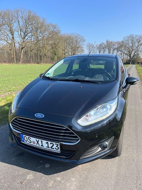 Gebraucht Ford Fiesta Titanium 82 PS (60 kW) 2013 Schwarz Kleinwagen
