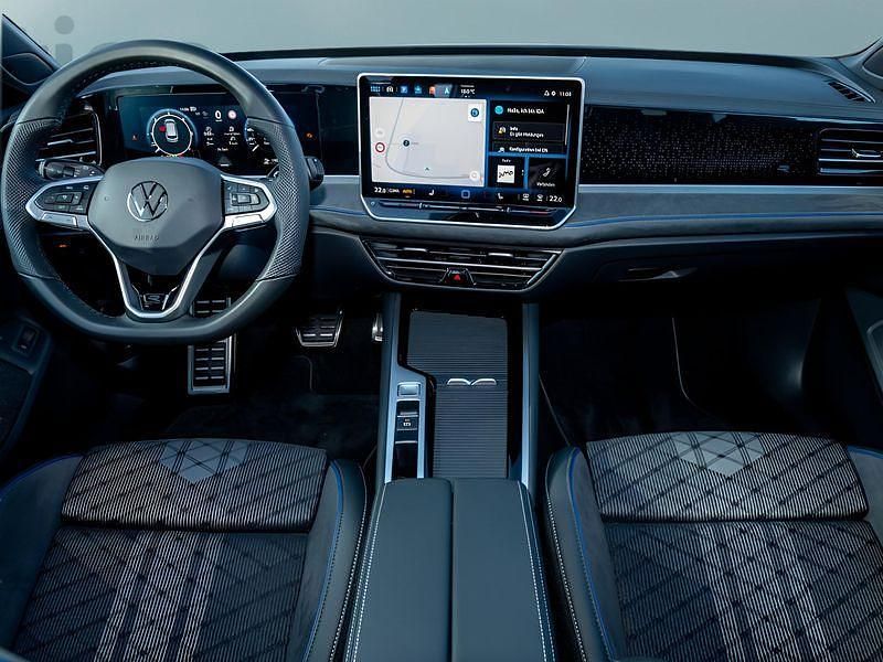 Gebraucht VW Passat R-line 193 PS (141 kW) 2025 Silber Kombi