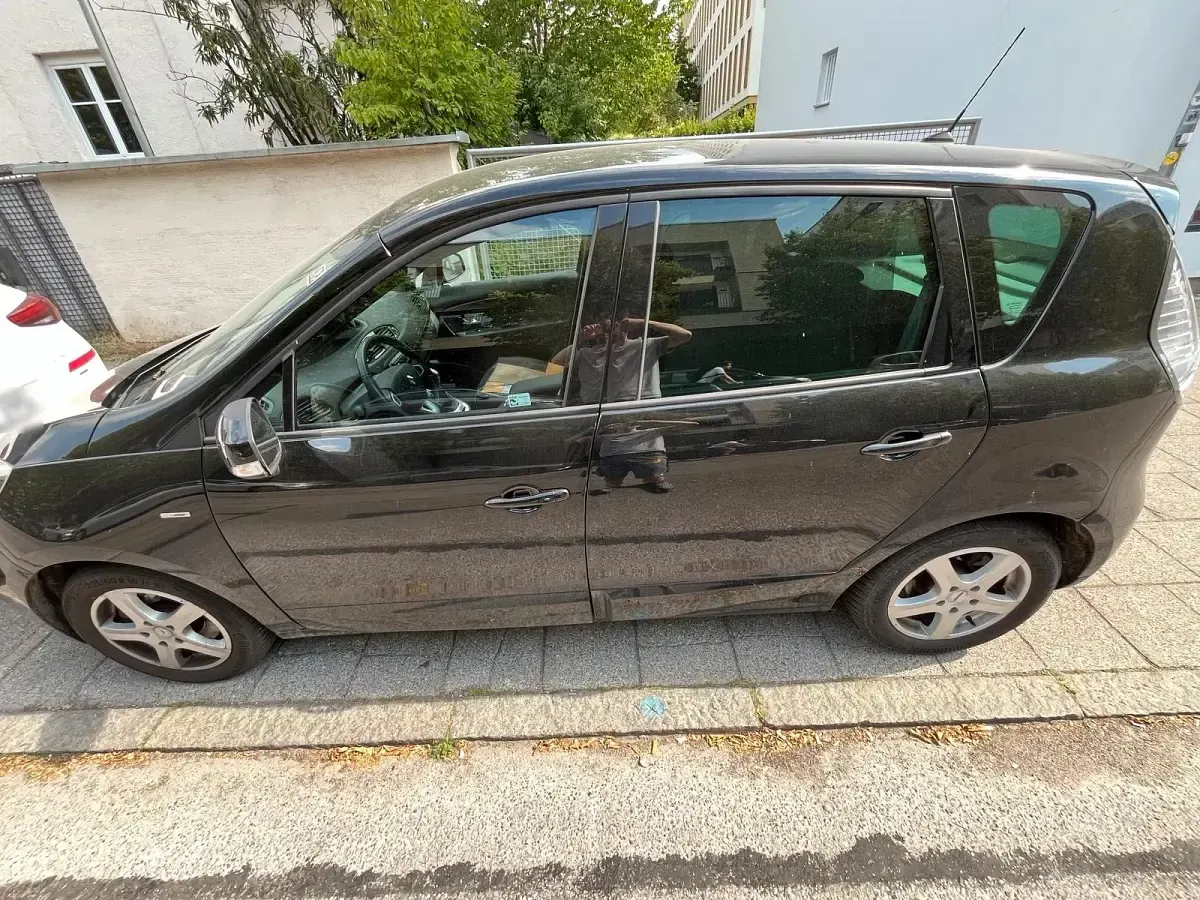 Gebraucht Renault Scénic III 110 PS (80 kW) 2012 Schwarz Van / Kleinbus