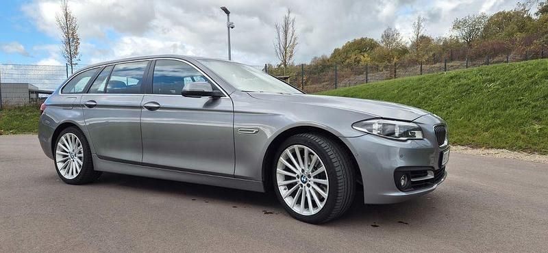 Gebraucht BMW 530 258 PS (189 kW) 2016 Silber Kombi