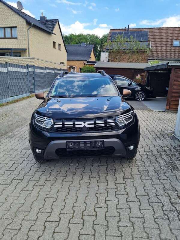 Schwarz Gebraucht 2023 Dacia Duster Extreme SUV | 22.900 € (Fairer Preis) - Bild 1/4