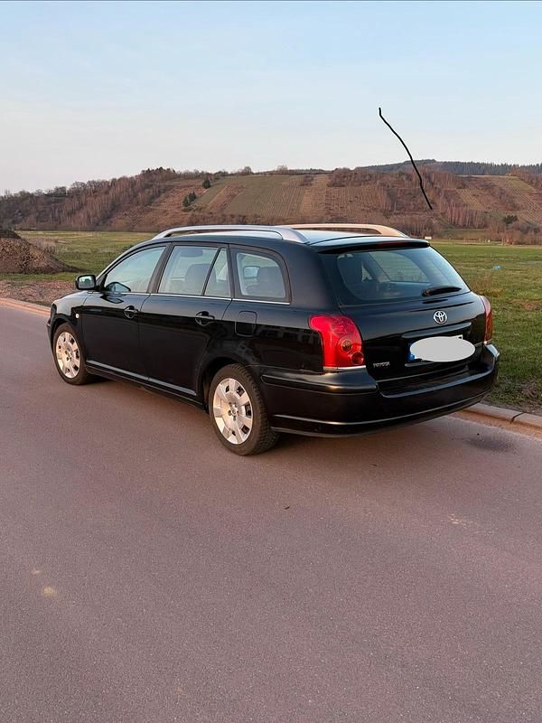Gebraucht Toyota Avensis 129 PS (94 kW) 2005 Schwarz Kombi
