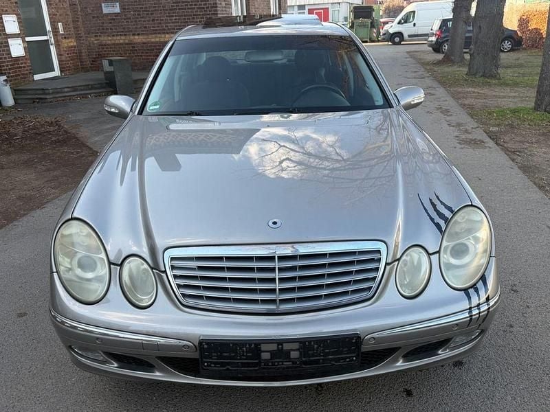 Gebraucht Mercedes E240 Elegance 177 PS (130 kW) 2003 Grau Limousine