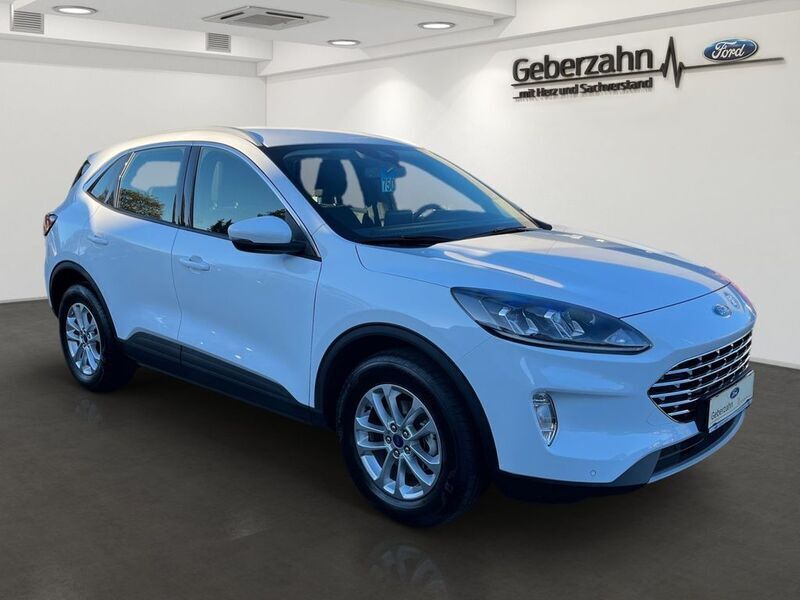 Gebraucht Ford Kuga Titanium 150 PS (110 kW) 2023 Frostweiß SUV