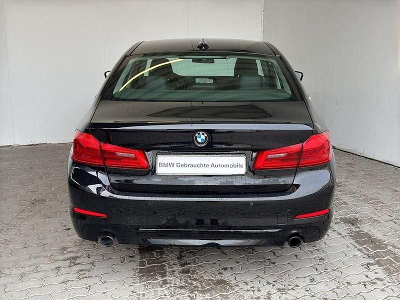 Gebraucht BMW 530e Sport Line 252 PS (185 kW) 2017 Schwarz Limousine