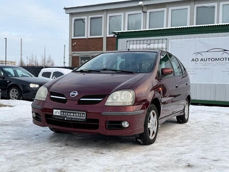 Gebraucht Nissan Almera Tino Acenta+ 116 PS (85 kW) 2005 Rot Van / Kleinbus