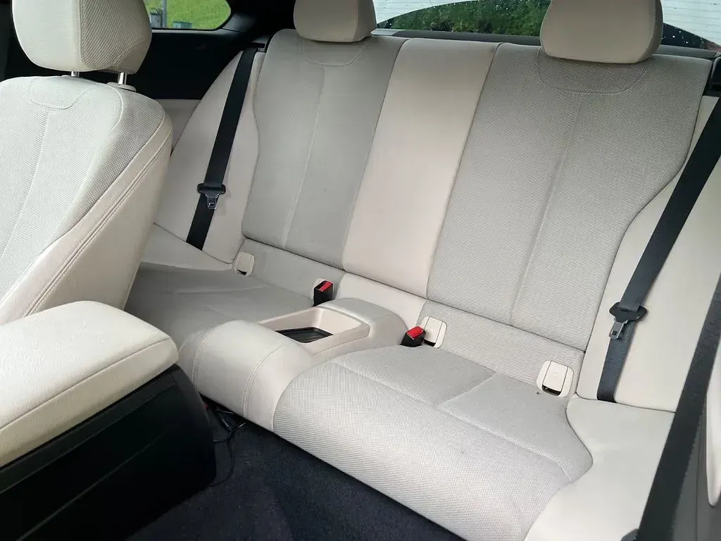Gebraucht BMW 220 Sport Line 190 PS (139 kW) 2015 Weiß Coupé